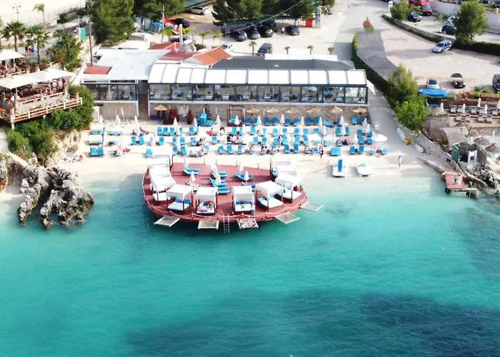 Ionian's Breeze فندق كساميل