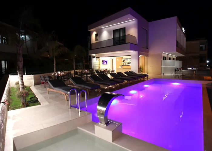 Ionian's Breeze فندق كساميل